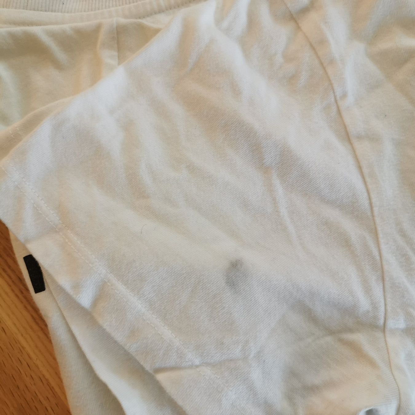 Off-White T-shirt: Tshirt OFF-White – Usato da Lutry venduto da Brocantosaurus 3