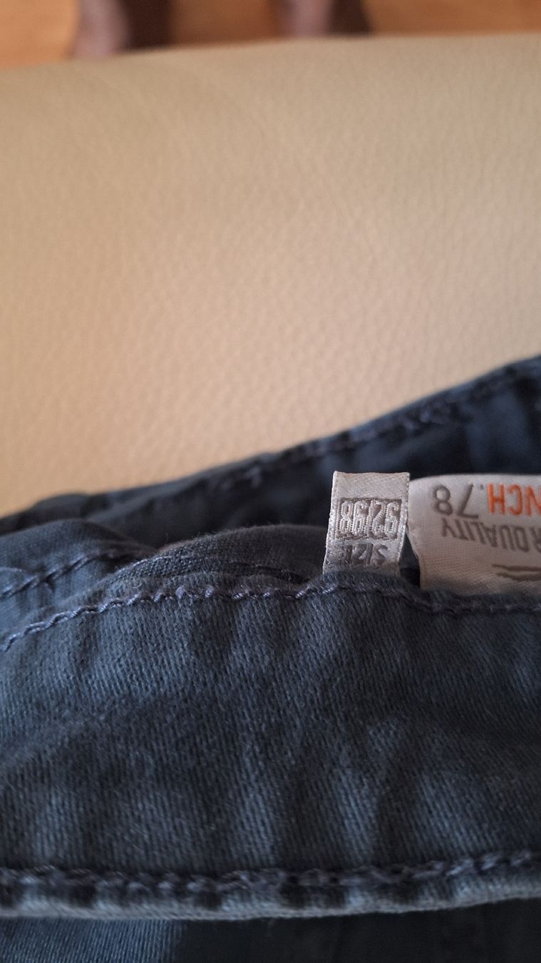Pantalons: Short cargo garçon neuf,  taille 7/8 ans. – Neuf avec emballage d'origine à Neuchâtel par Kebah 2