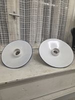 2 antike Emaille Lampenschirme, Durchmesser 30cm und 20cm