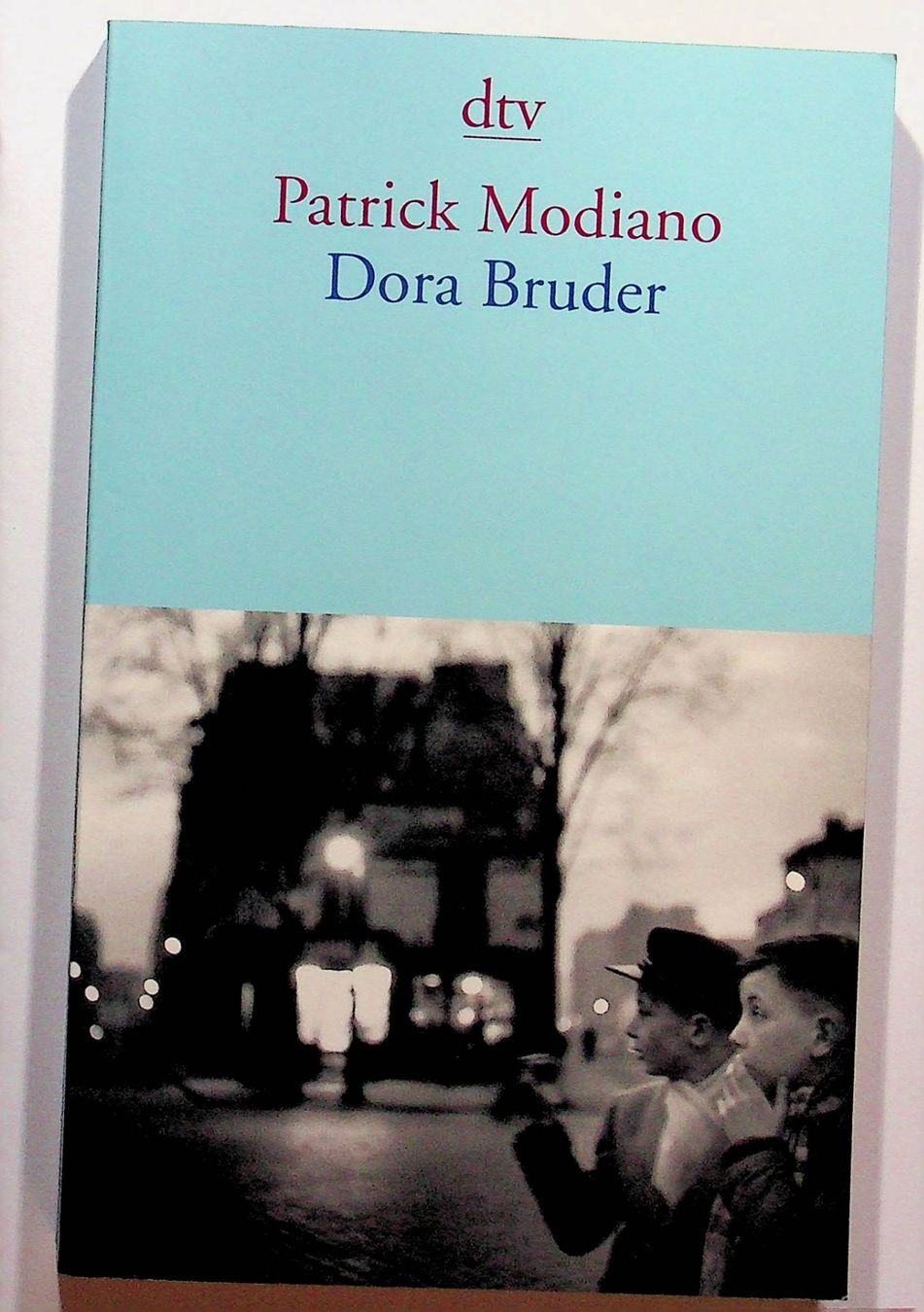 Livres: Patrick Modiano Dora Bruder dtv 2. Auflage 2014 – D'occasion à Reitnau par Zaomir