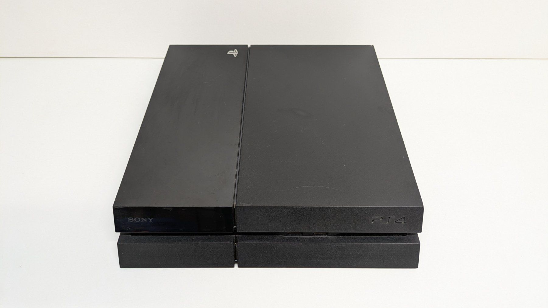 Sony Consoles: Sony PlayStation 4, 2 Controller, 5 Games – D'occasion à Menziken par mame18 4