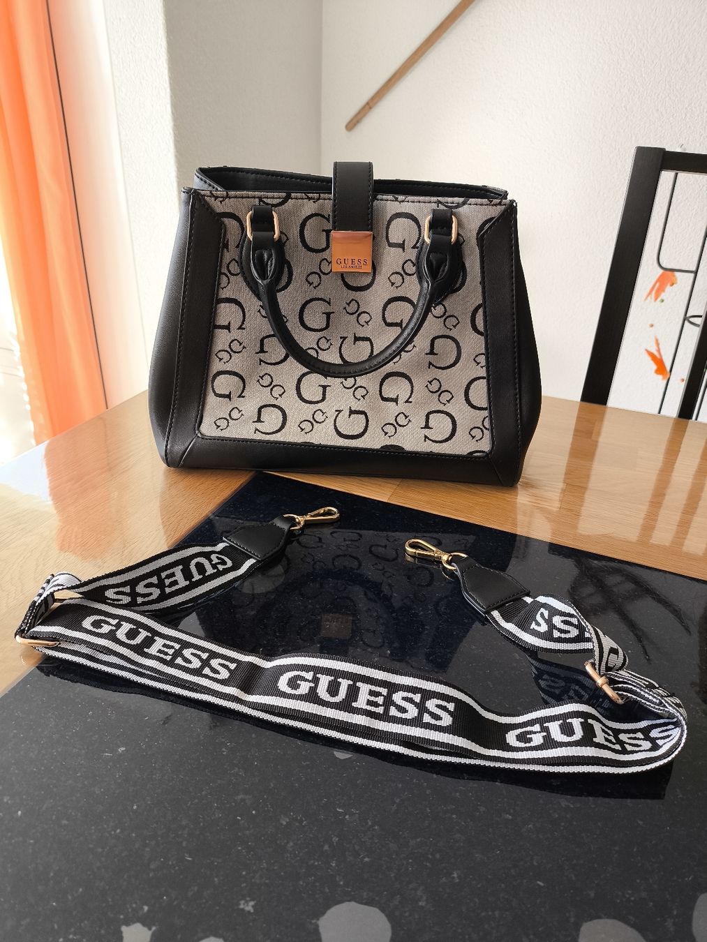 Guess Taschen für Damen: Handtasche GUESS – Neu (gemäss Beschreibung) aus Burgdorf von Ropajesi