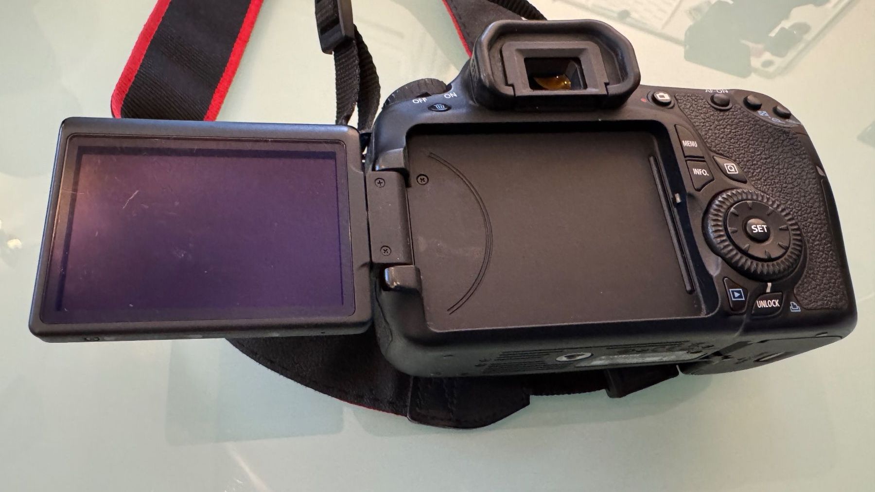 Canon Fotocamera: DSLR Canon EOS 60D Kamera, Objektiv, Stativ, Tasche – Usato da Bellmund venduto da Kari58 7
