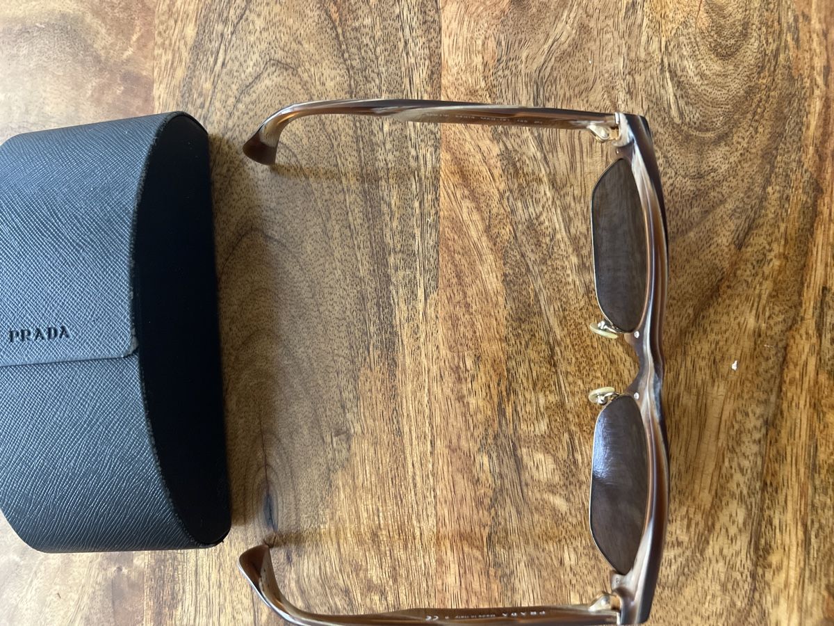 Prada Occhiali & Lenti: Stylish Prada Sunglasses with Case – Usato da Zürich venduto da tan_8nxr 4