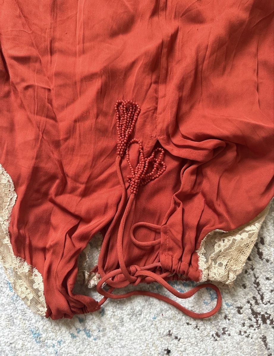 Zara Top: RED LACE-TRIMMED TOP – Nuovo (secondo la descrizione) da Hagendorn venduto da ava_2hq7 1