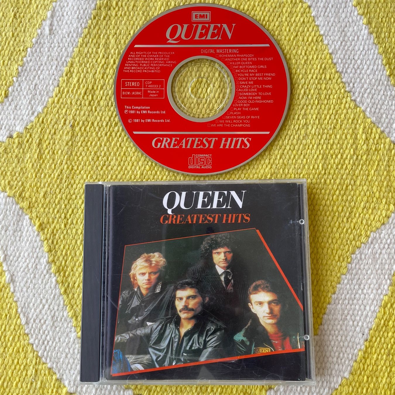 CDs: QUEEN-GREATEST HITS – Gebraucht aus Rorschacherberg von CD-Roli