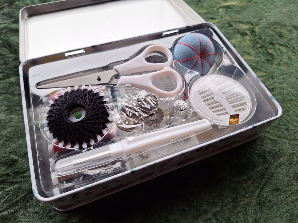 CASPLUS Nähset 82-teilig - Kompaktes Reise-Nähset Mit Reißverschlussetui Für Unterwegs & Zu Hause