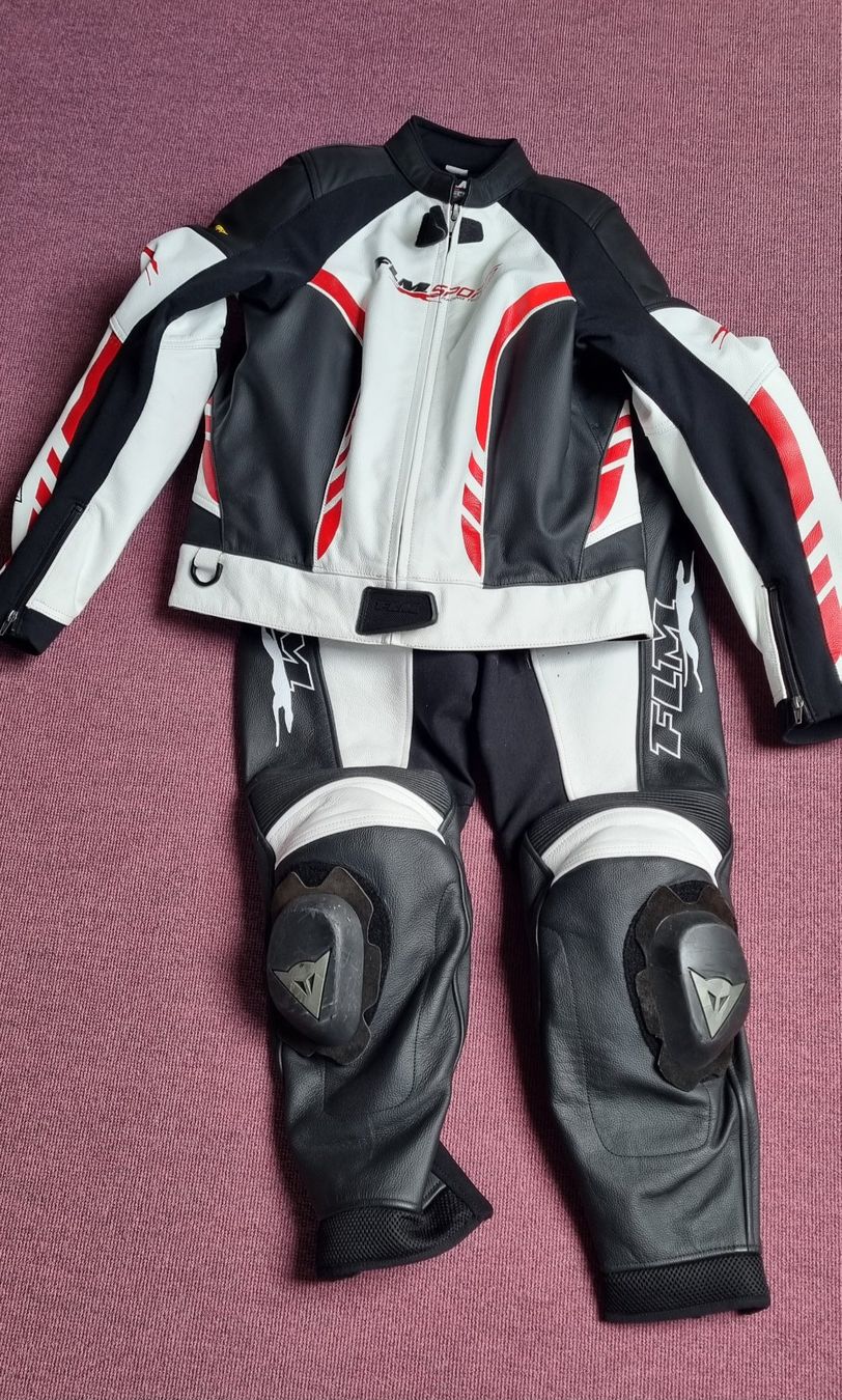 FLM Completi & Tailleur: Motorradkombi Leder FLM, neuwertig – Nuovo (secondo la descrizione) da Leimbach AG venduto da brudem