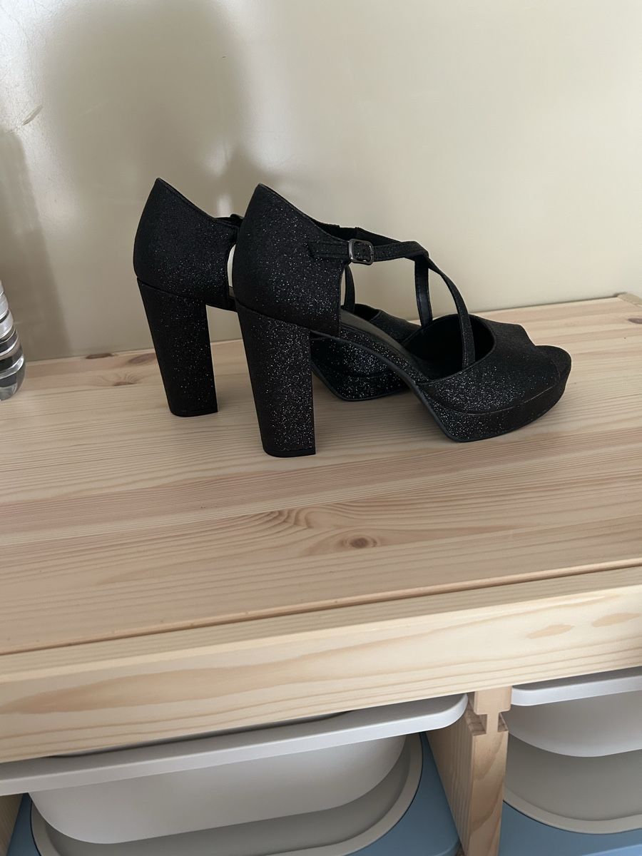 Scarpe da donna: Schwarze Glitzerpumps – Nuovo (secondo la descrizione) da Zeihen venduto da Marina.97