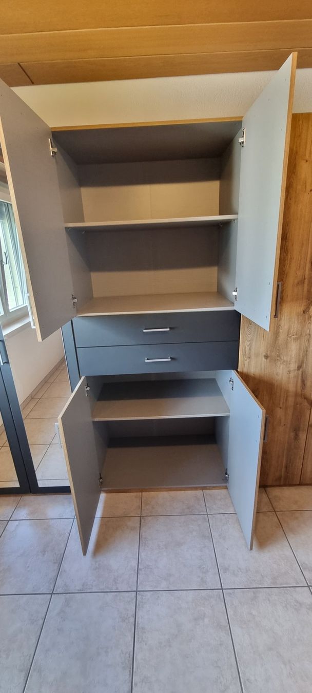 Armoires: Kleiderschrank – D'occasion à Zufikon par rap_9b2t 2
