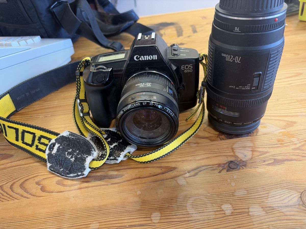 Canon Appareil photo: Canon Kamera EOS 650 – D'occasion à Füllinsdorf par Rollex