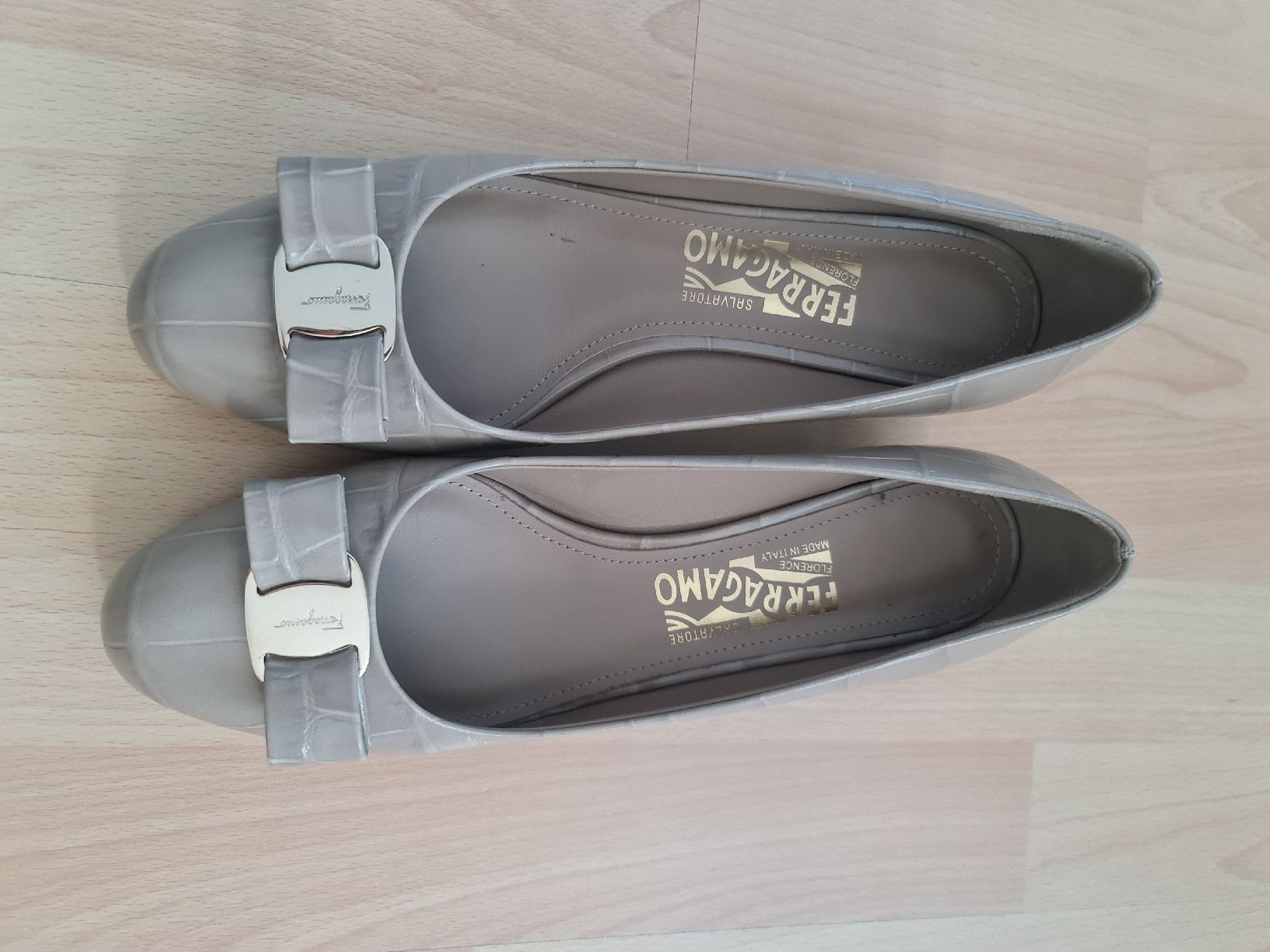 Salvatore Ferragamo Scarpe da donna: Elegante Ferragamo Pumps, Gr. 38, beige – Nuovo (secondo la descrizione) da Ibach venduto da ole_6whn 8