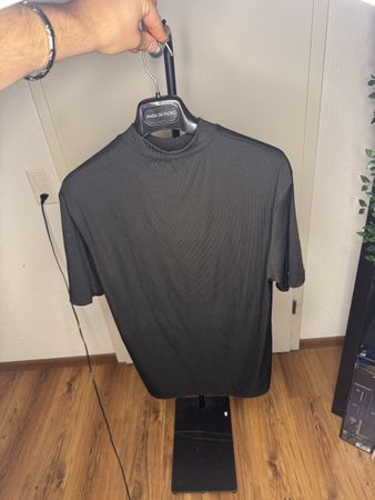 Schickes, schwarzes T-Shirt, neuwertig, Grösse l, Top Zustan