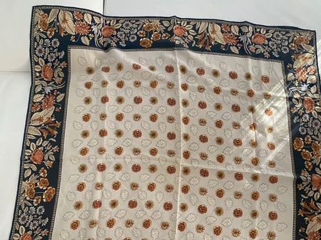 Seiden Foulard 🌸