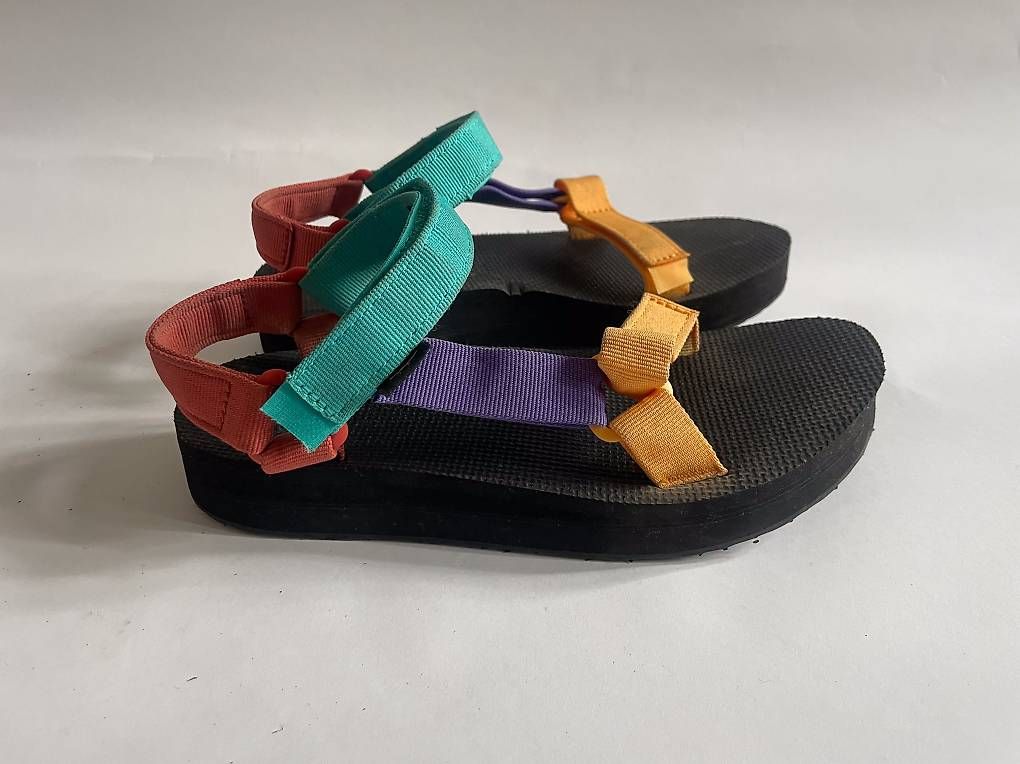 Herrenschuhe: Teva Sandalen – Neu (gemäss Beschreibung) aus Basel von helger 1