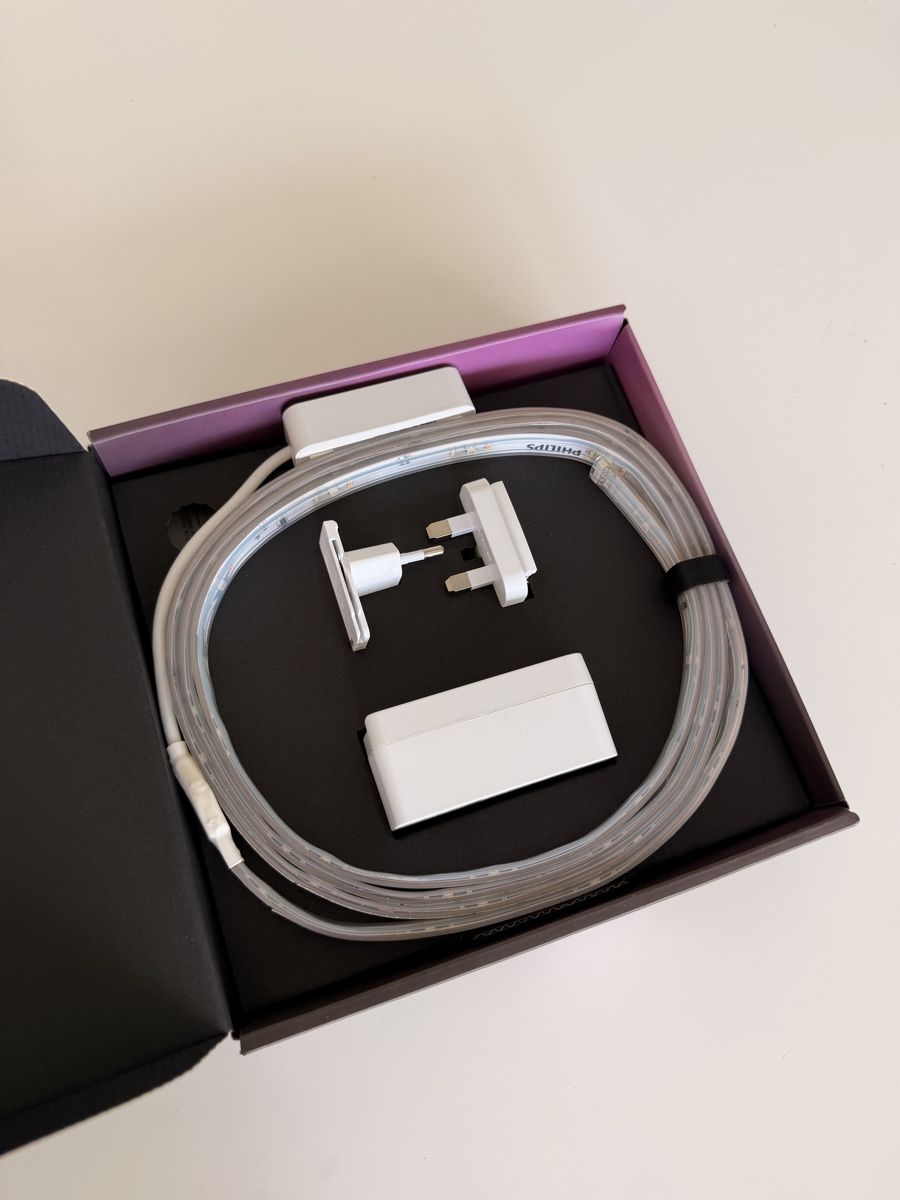 Philips Lampade: Philips Hue Lightstrip Plus 2m neu – Nuovo e nell'imballaggio originale da Schlieren venduto da DiOmio85 2