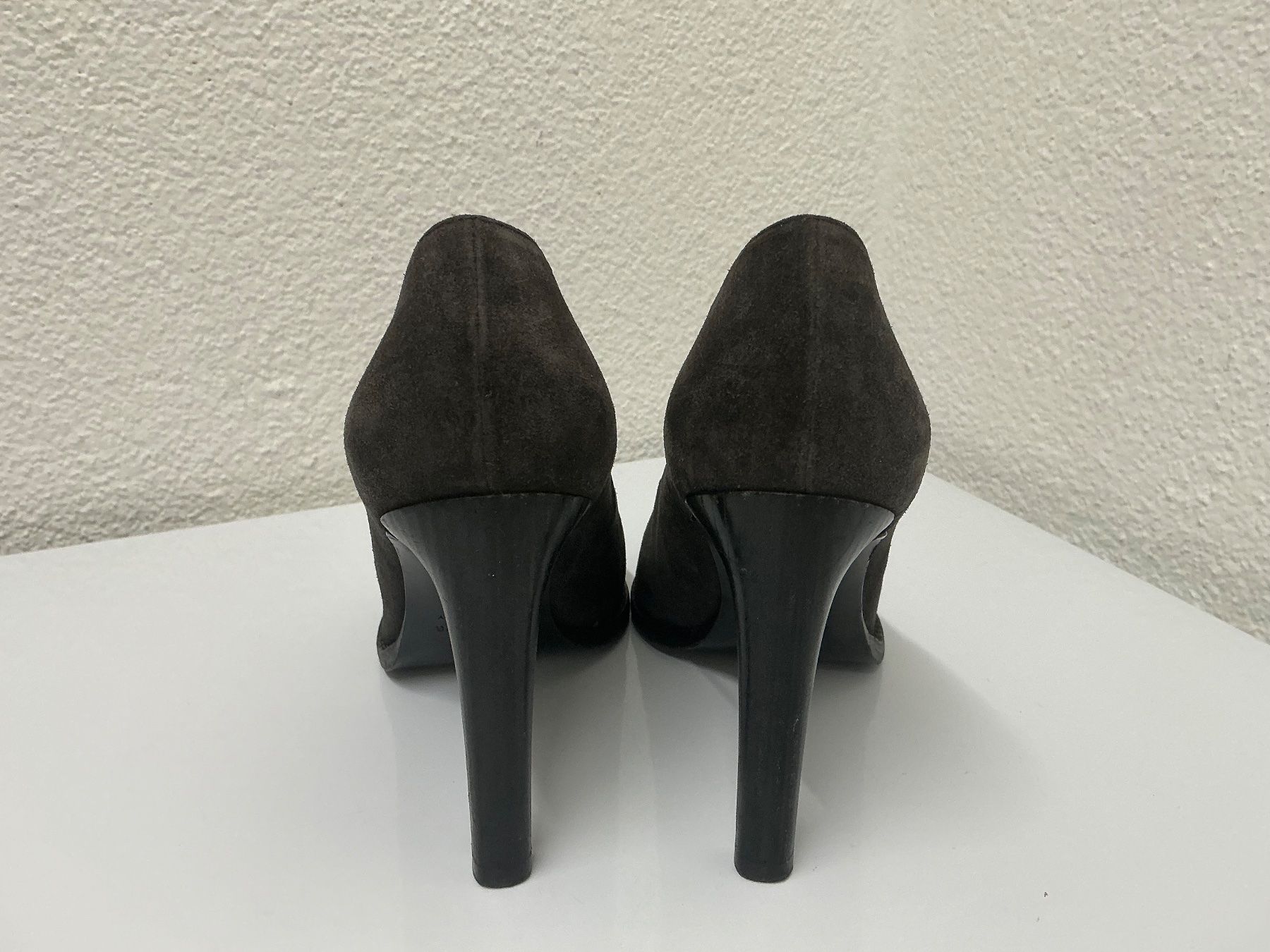 Max Mara Chaussures femmes: Max Mara elegante Wildleder Pumps Gr.39.5 – D'occasion à Siebnen par mac_8tmv 4