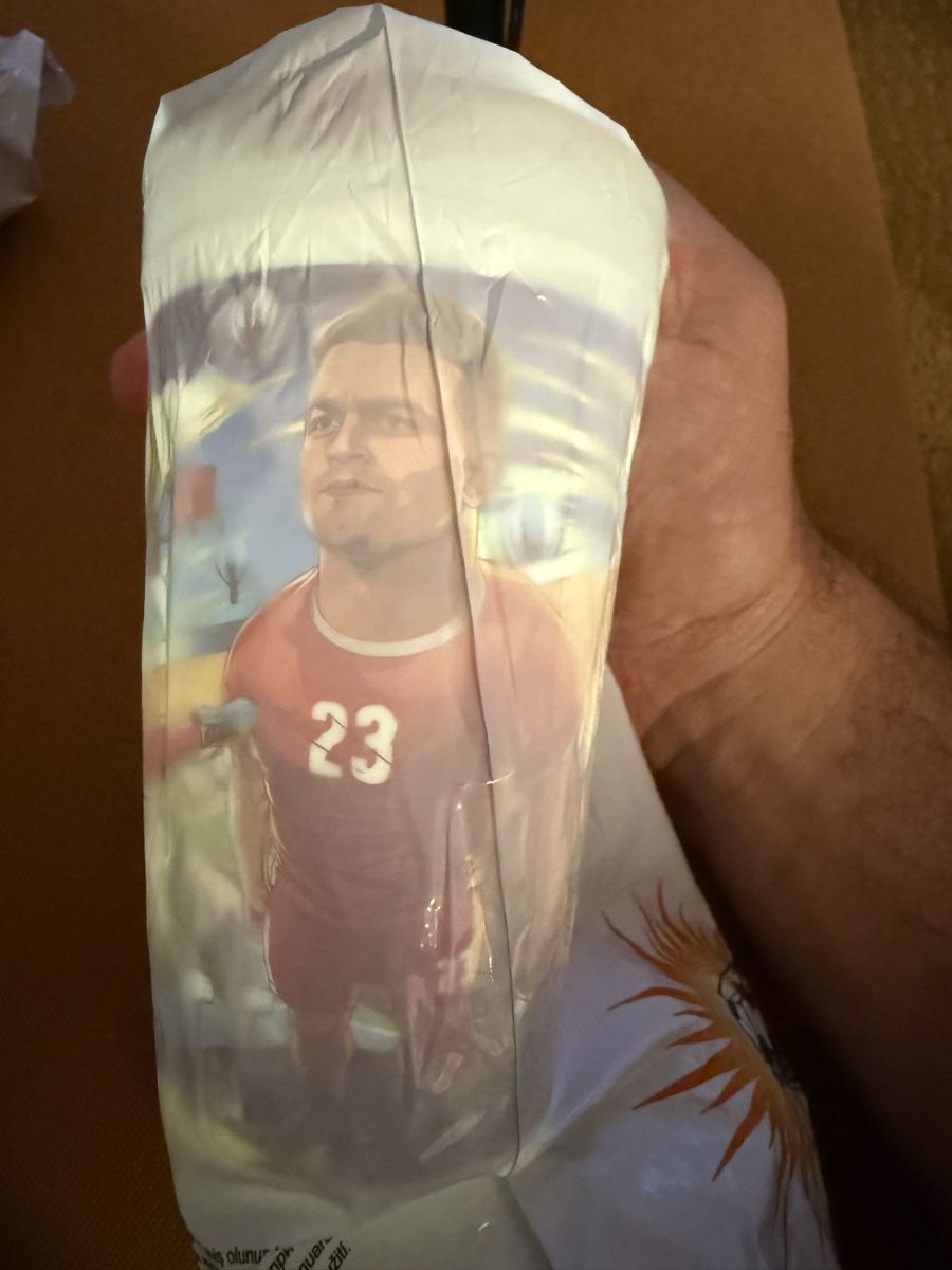 Contenitori & Simili: McDonalds Shaqiri WM Becher Limited Edition – Nuovo e nell'imballaggio originale da Altendorf venduto da 1FrankenJohnny 2