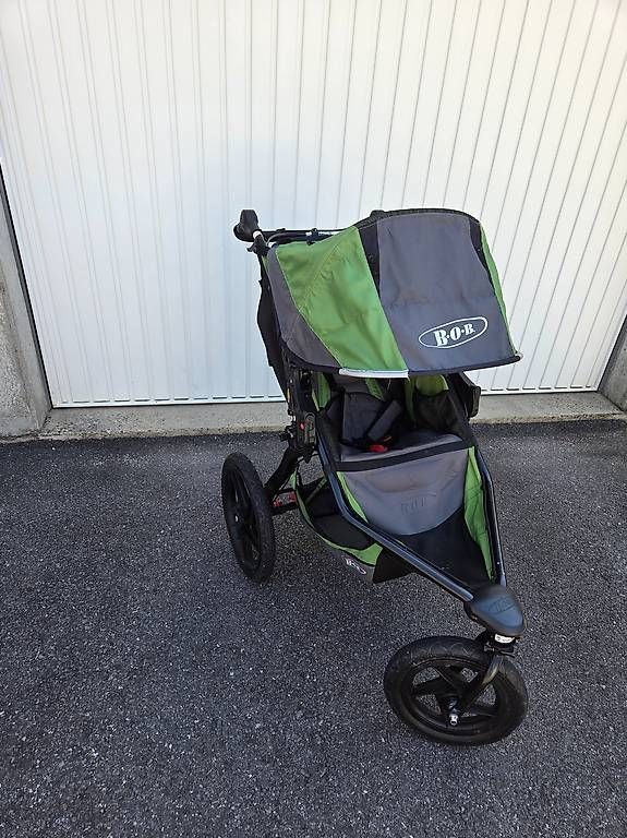 Britax Römer Kinderwagen: Set complet: Jogger poussette & siège auto – Gebraucht aus Geneveys-Coffrane von sb__tgb7