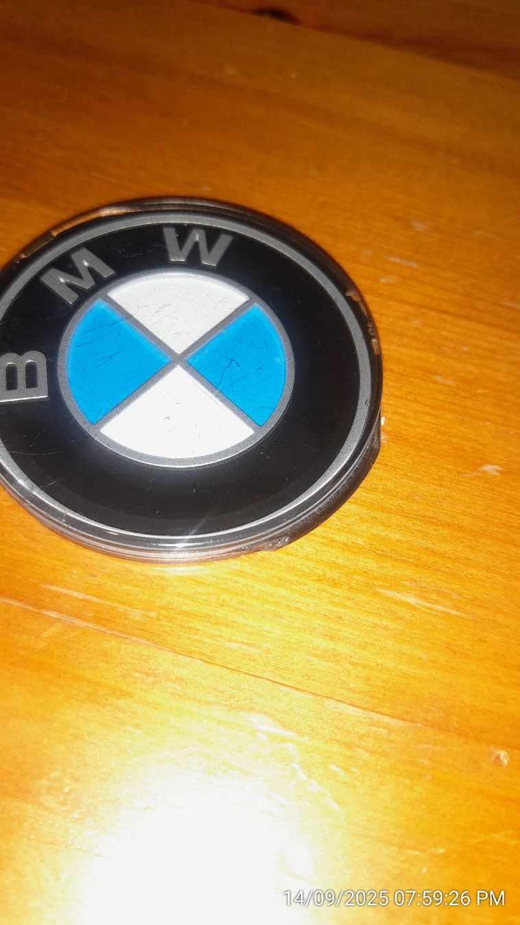 BMW Tutti pezzi di ricambio auto: Original BMW E36 Emblem Logo – Usato da Buchrain venduto da diogo_rdrs 3