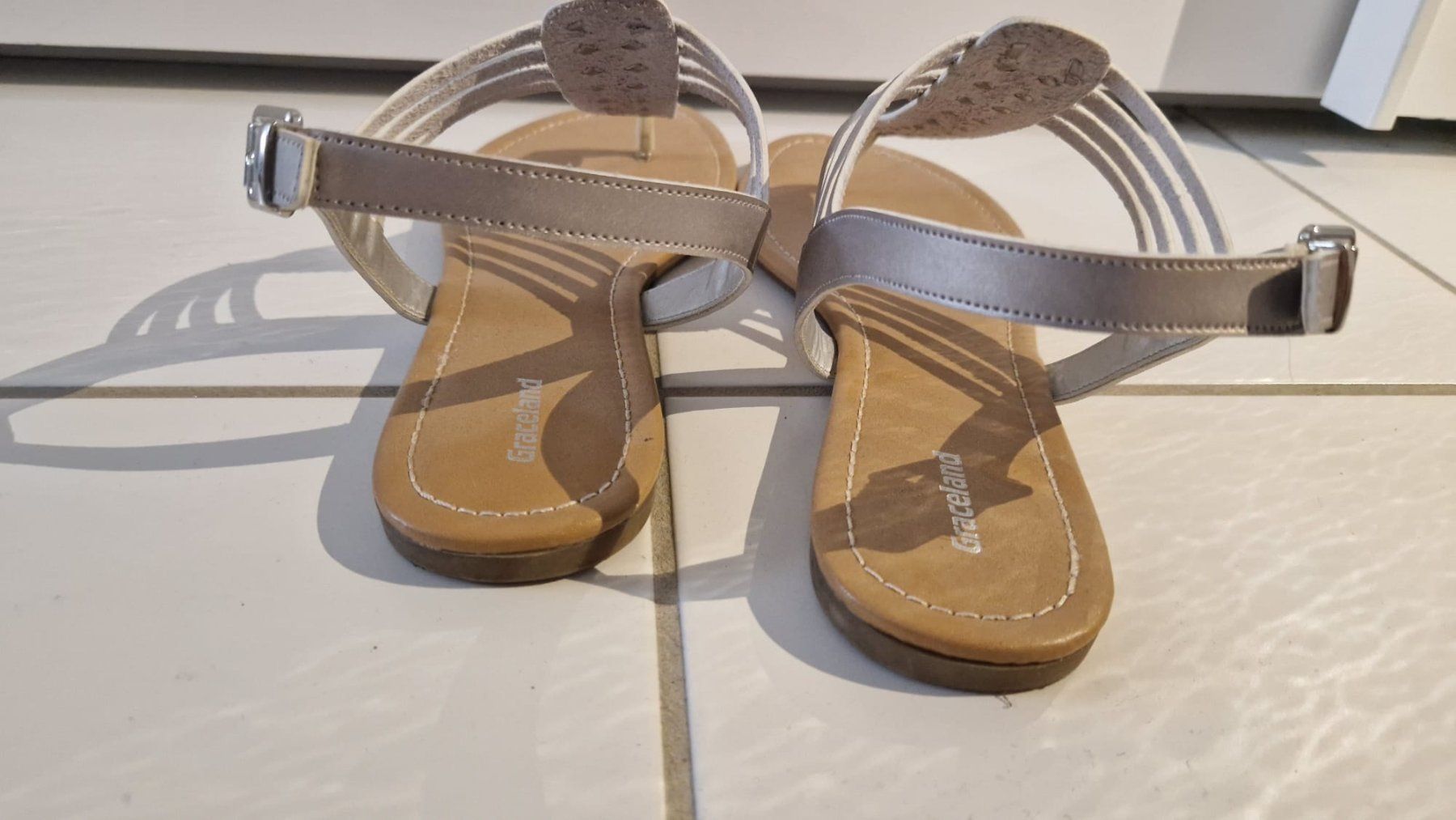 Scarpe da donna: Flip- Flops Gr. 43 silber – Usato da meisterschwanden venduto da ursm03 3