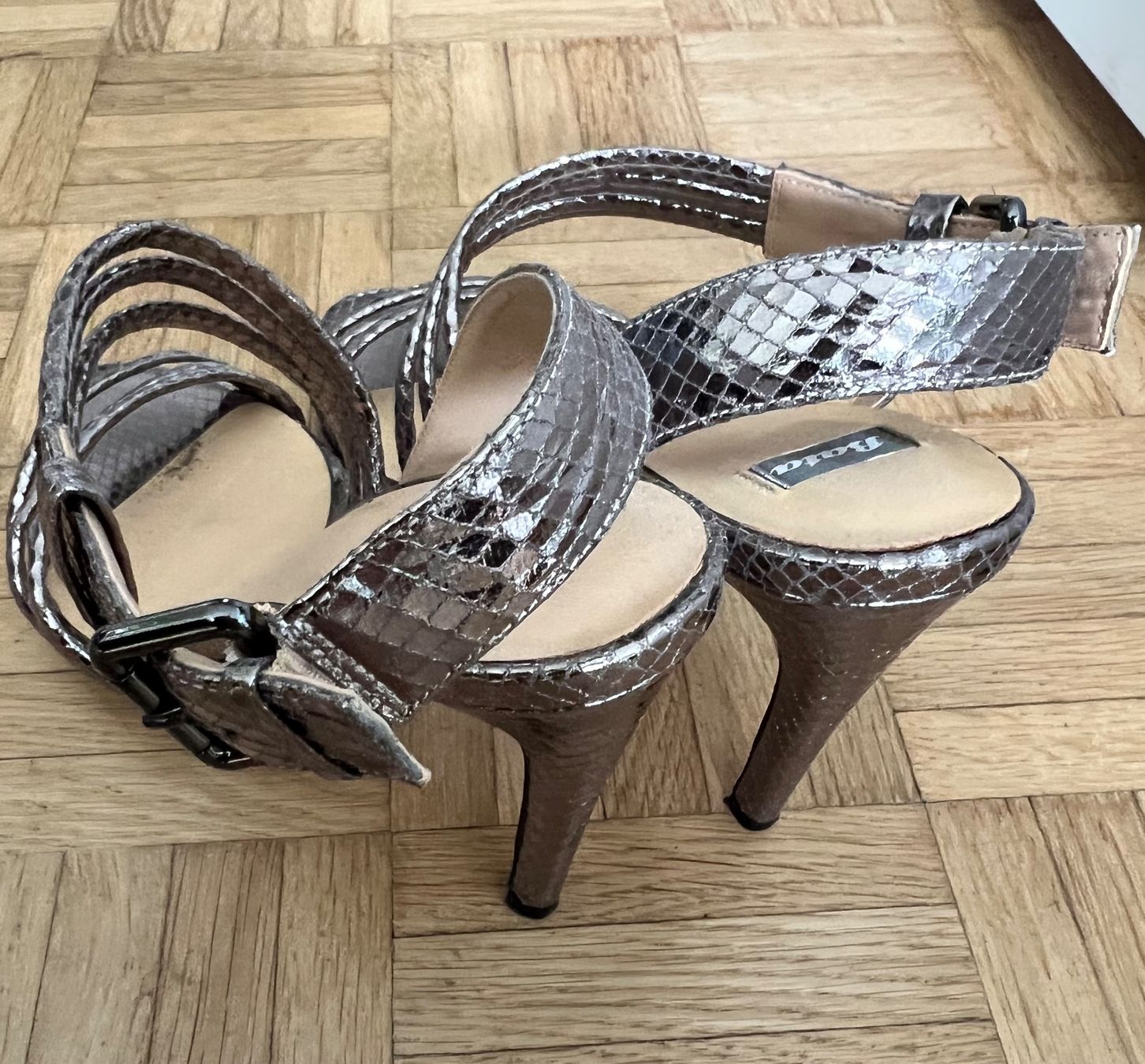 Damenschuhe: Bata Leder Sandalette / grösse 39 – Gebraucht aus Effretikon von YaMn 5