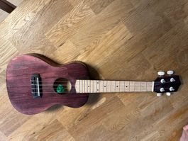 Ukulele rot Holz Zustand gut 4 Saiten