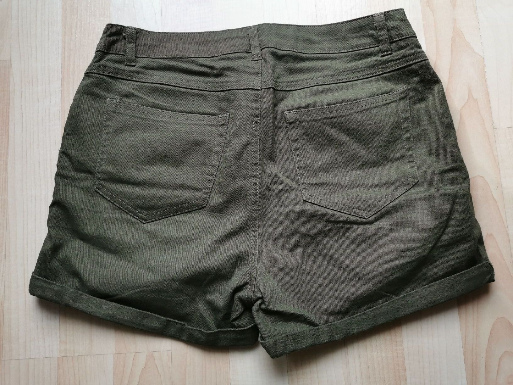 Hosen: Shorts Hotpants olive khaki Gr.38 – Gebraucht aus Zürich von Hibiskus3 3