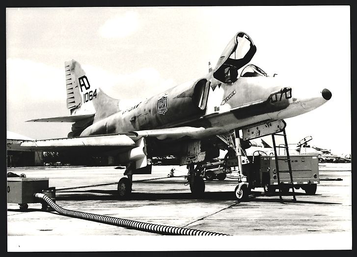 Fotografie &  Plakate: Fotografie Flugzeug Douglas A4 Skyhawk,  – Gebraucht aus Berlin von bartko-reher