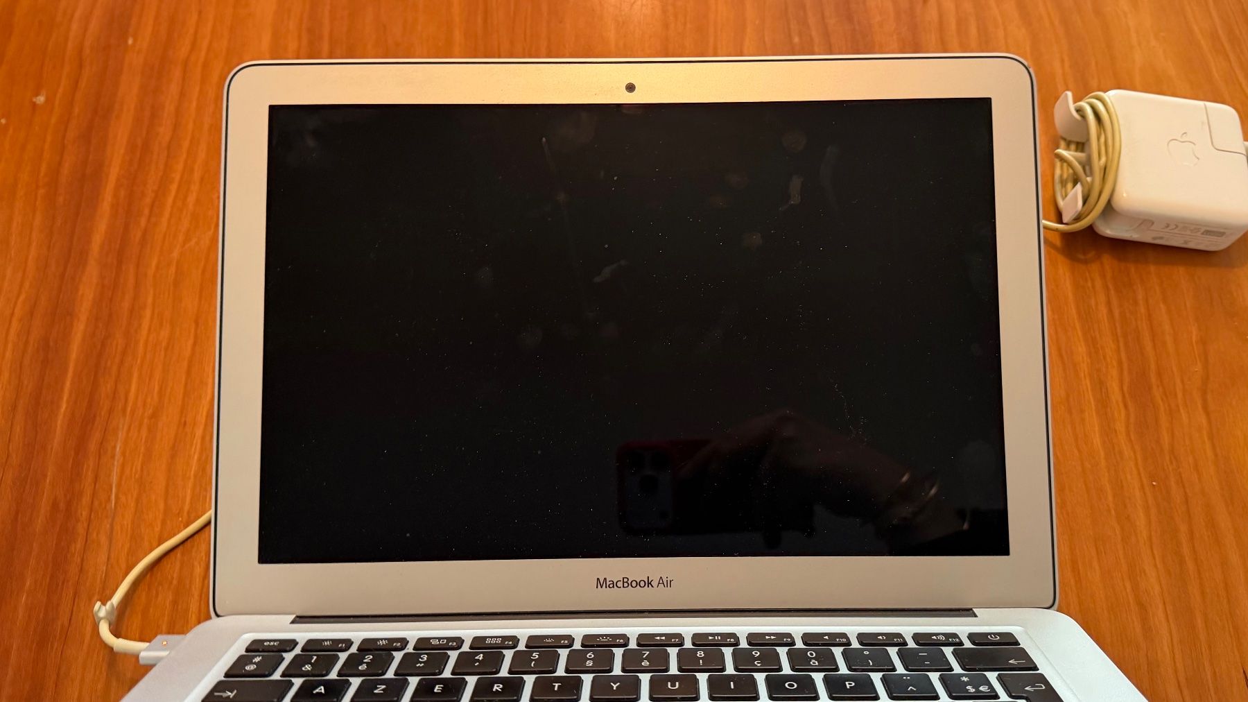 Apple Portables: MacBook Air 2015 AZERTY – D'occasion à Zürich par pevamoreauu 2