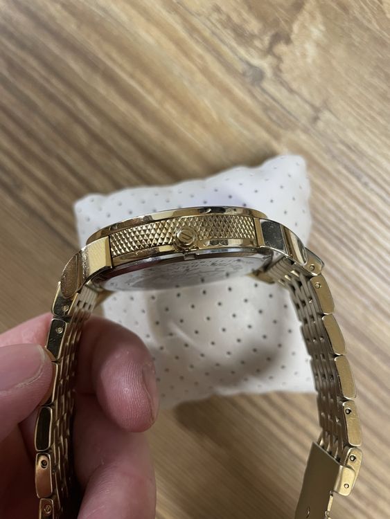 Diesel Orologi: Diesel Uhr, Gold, mit Box – Difettoso da Hombrechtikon venduto da LAGAVULIN 2