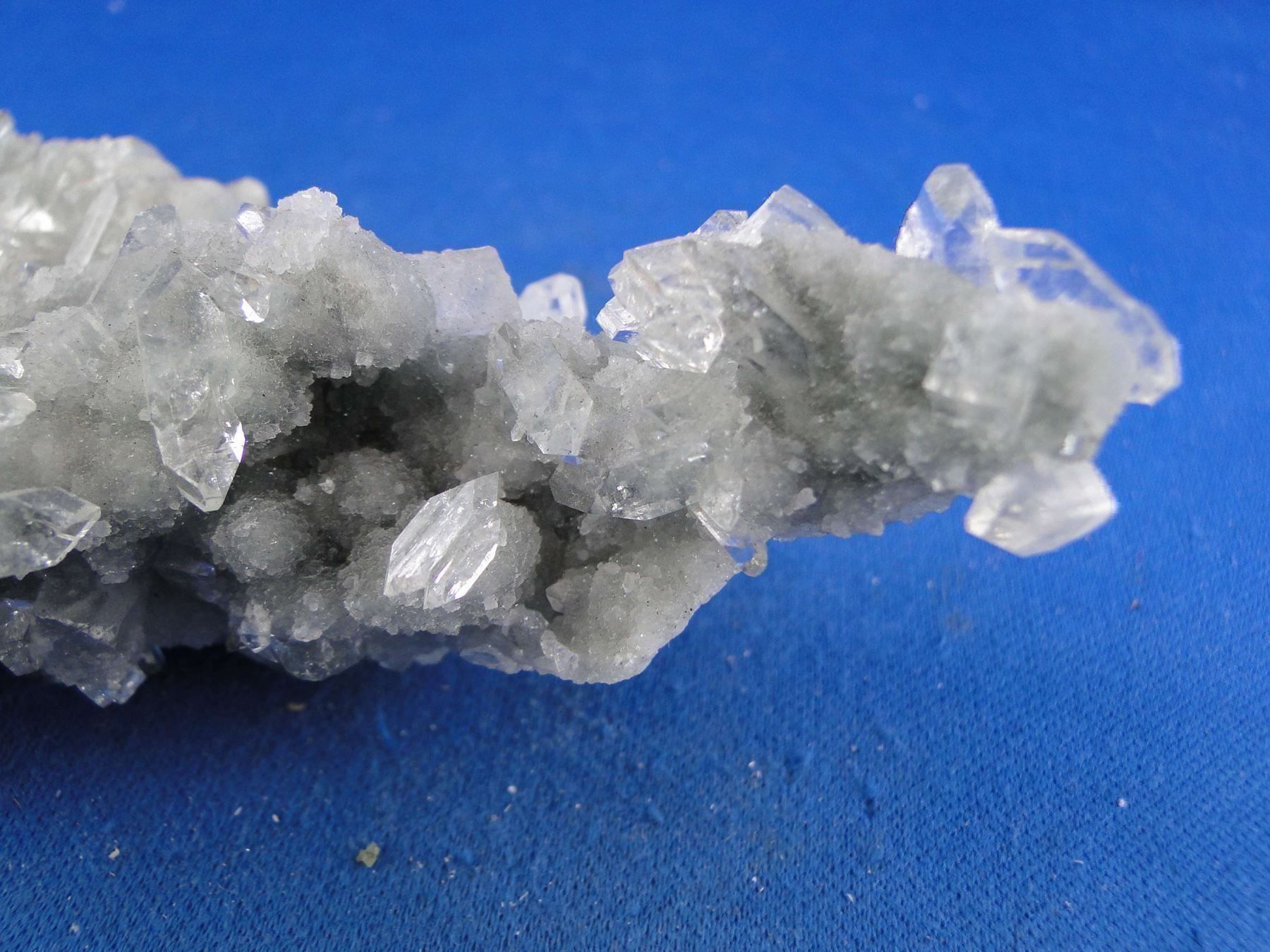 Mineralien & Heilsteine: Apophylit auf Quarz var Chalcedony – Gebraucht aus Schinznach Bad von Demerald 7