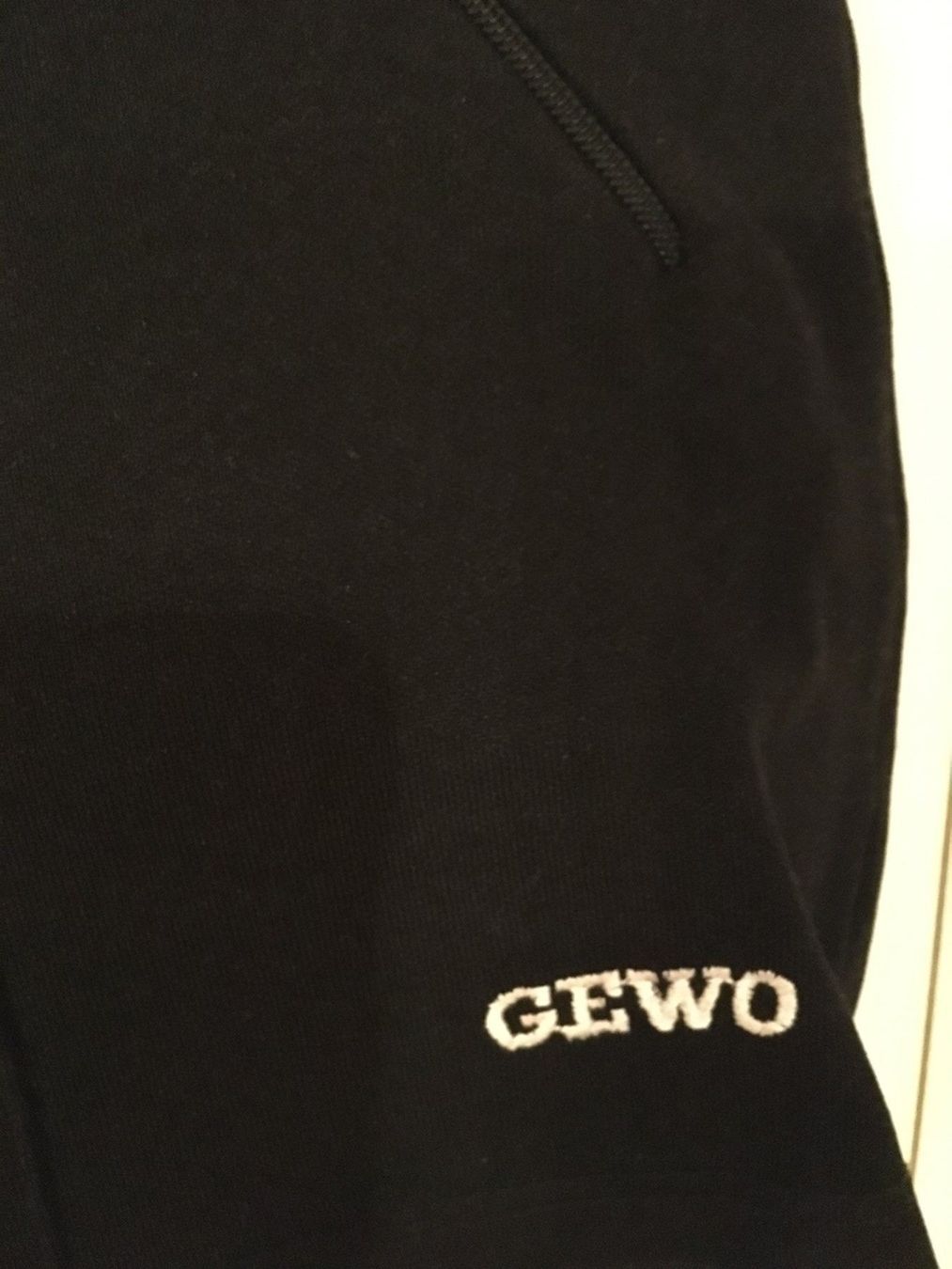 Pantaloni: GEWO Sporthose, schwarz, Gr. M – Usato da Arni AG venduto da Mimo007 2