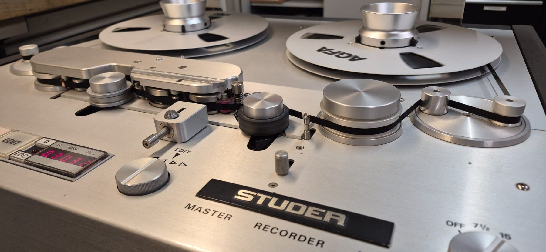 Studer Apparecchi a nastro: STUDER A80R Mastermaschine mit VU Meter Bridge... – Usato da Lohn-Ammannsegg venduto da Techtrading-GmbH 5