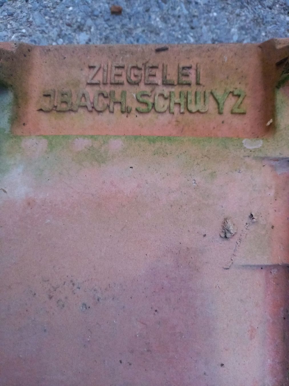 Steine & Dachziegeln: Posten alte gebrauchte Dachziegel  – Gebraucht aus Galgenen von Allerlei8854 4