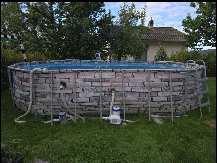 Bestway Piscine: Bestway Pool Komplett-Set in Steinwandoptik – Usato da Sempach venduto da Mikeepaikee