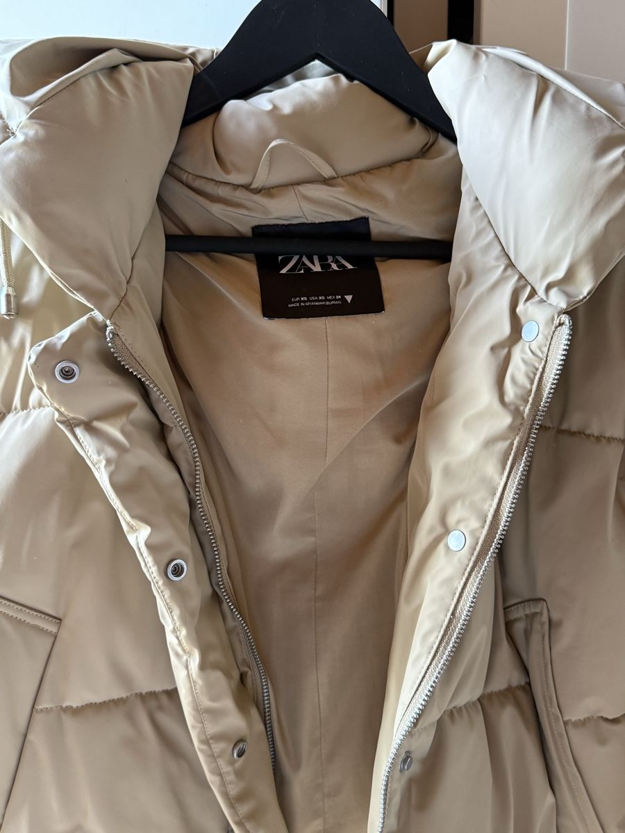 Zara Giacche: Doudoune Beige à Capuche  – Usato da Rossemaison venduto da salomestn 2