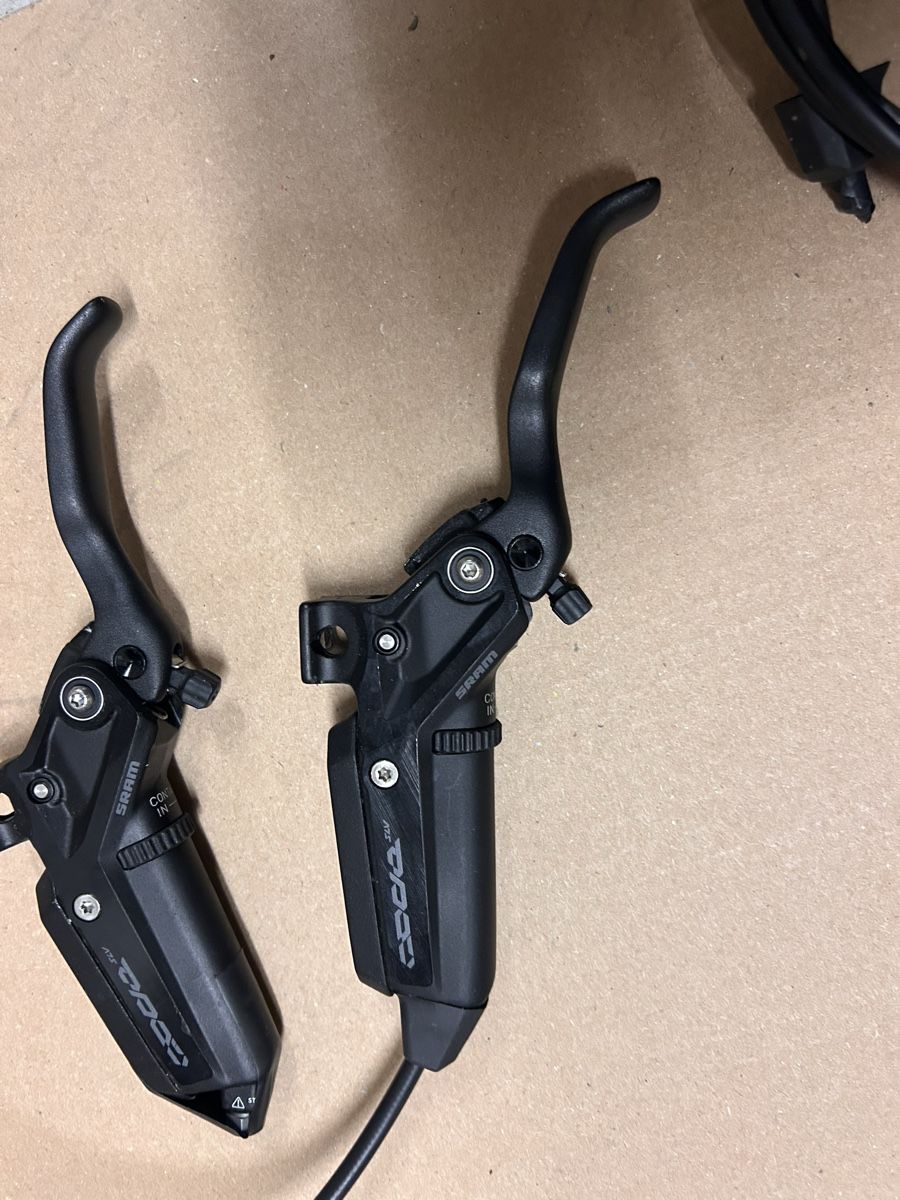 Sram Pezzi di ricambio: SRAM CODE SLV 4 Kolben Bremsset (vorne + hinten) – Usato da Reichenbach i.K. venduto da Petrus4 3