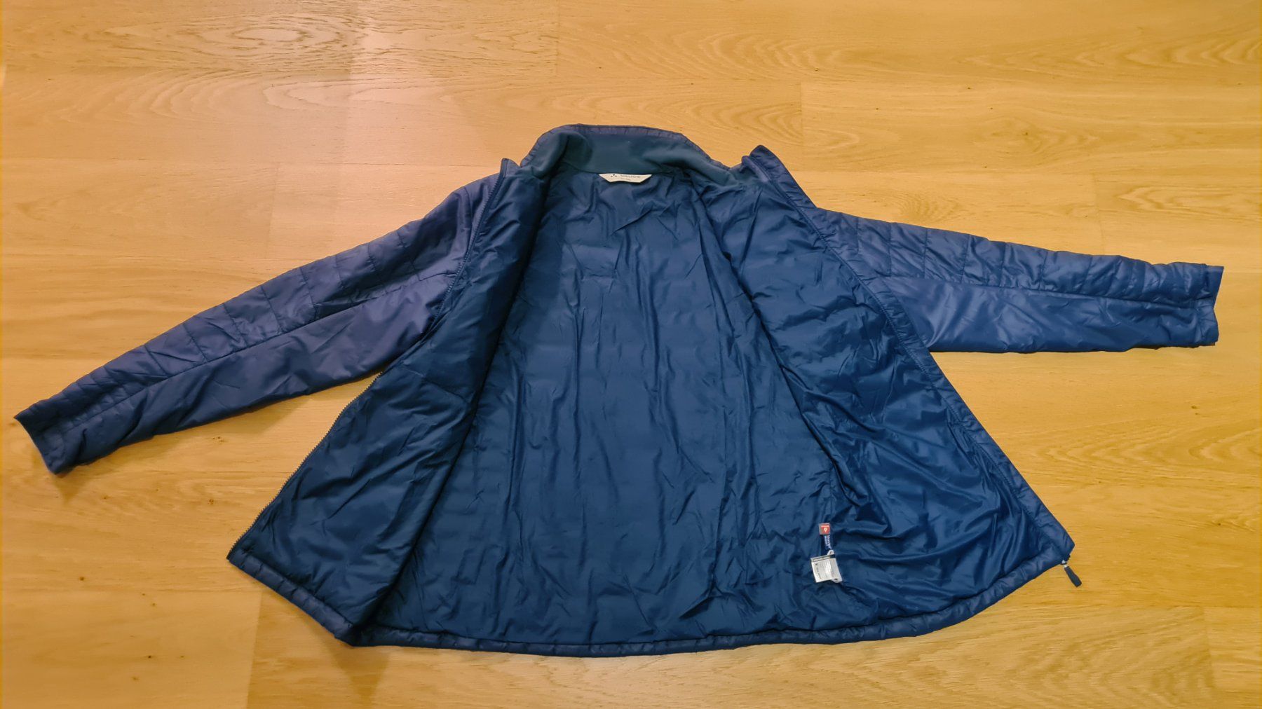 Vaude Giacche: Vaude Outdoor Primaloft Jacke/ dunkelblau Gr. 46 – Usato da Winterthur venduto da stufaphi 4