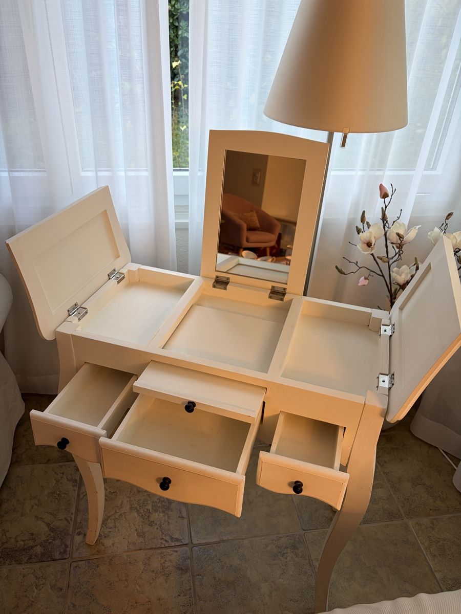Maisons du monde Schminktische: Frisiertisch / Schminktisch (Coiffeuse Mathilde) – Gebraucht aus Rüschlikon von chr_2dl6 2