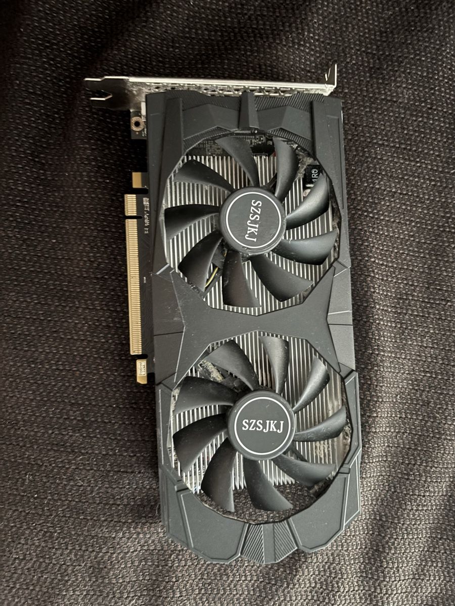 Amd Schede grafiche: AMD Radeon RX 580 2048SP 8GB – Usato da Studen BE venduto da Lioudmila