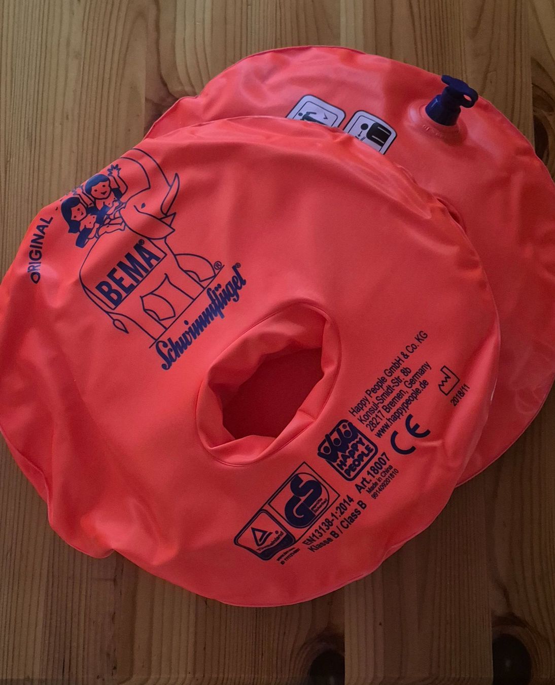 Schwimmwesten: Schwimmflügel – Gebraucht aus Lauterbrunnen von thomas.amacher