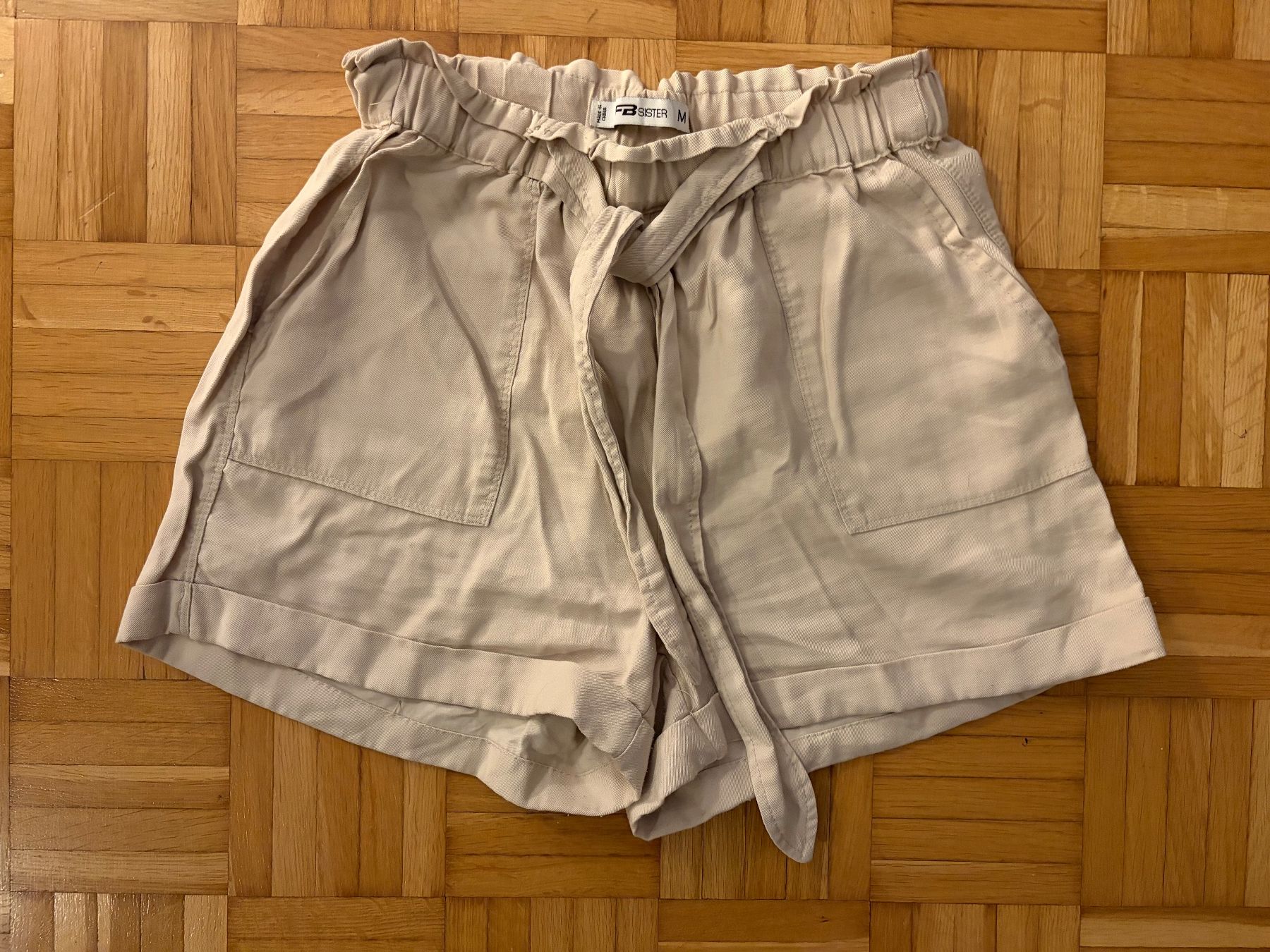 Pantaloni: Beige Sommershorts Grösse 38 – Usato da Zürich venduto da Miush999