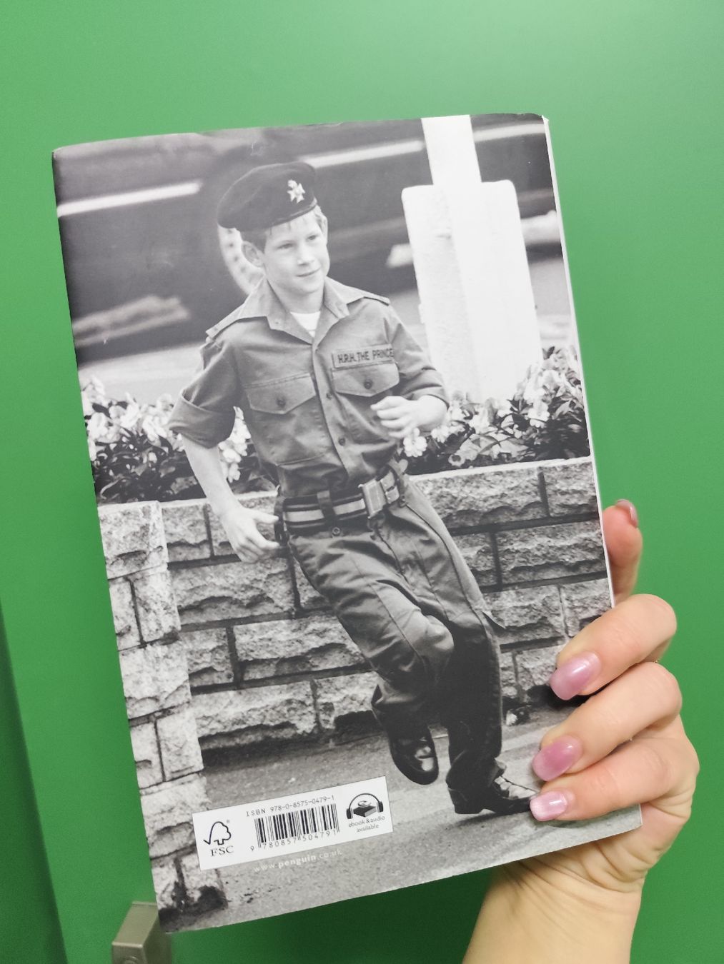 Libri: Prince Harry Spare memoir – Usato da Mägenwil venduto da VintageGirly 2