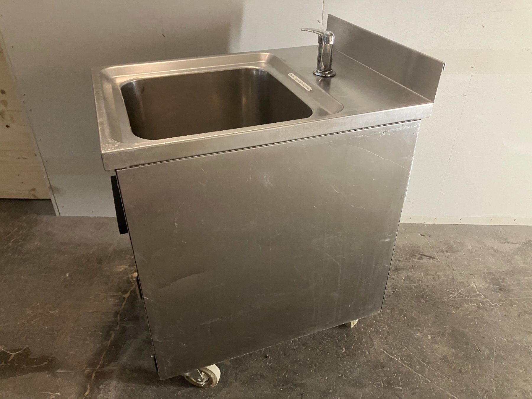 Spülbecken & Waschbecken: Profi Gastro Edelstahl Spühle ab 1.- – Gebraucht aus Lichtensteig von Buy24International 1