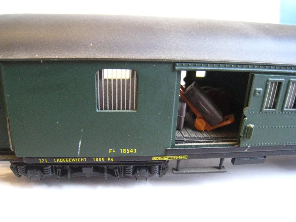 Metropolitan Modelleisenbahnen: Metrop, 5 Wagen-Set der SBB RIC, mit Kurzkupplungskinematik – Gebraucht aus Buchs ZH von swiss-train 9