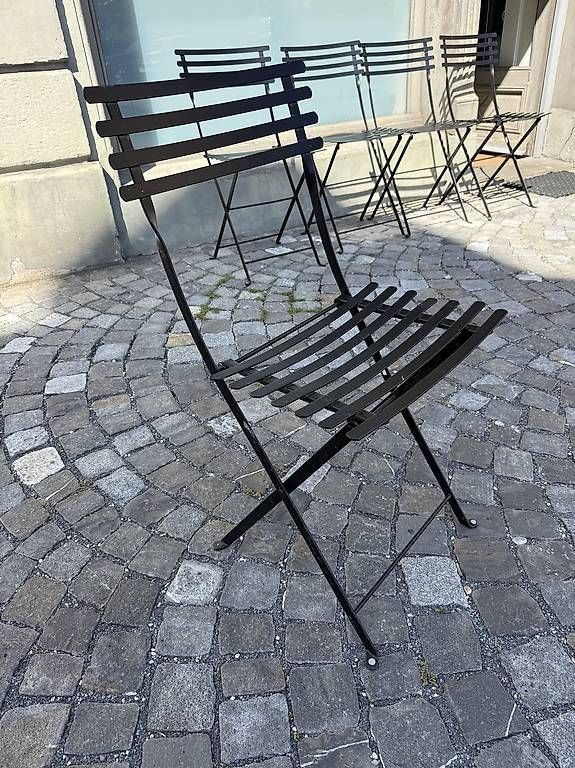 Chaises: Chaises métal – D'occasion à Lausanne par Unehistoiredesapes 1