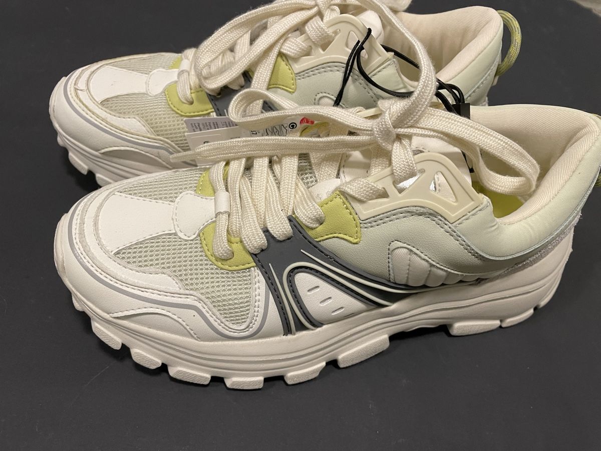 Zara Damenschuhe: Zara Sneaker neu! Gr. 37 – Neu und originalverpackt aus Luzern von Feliz 2