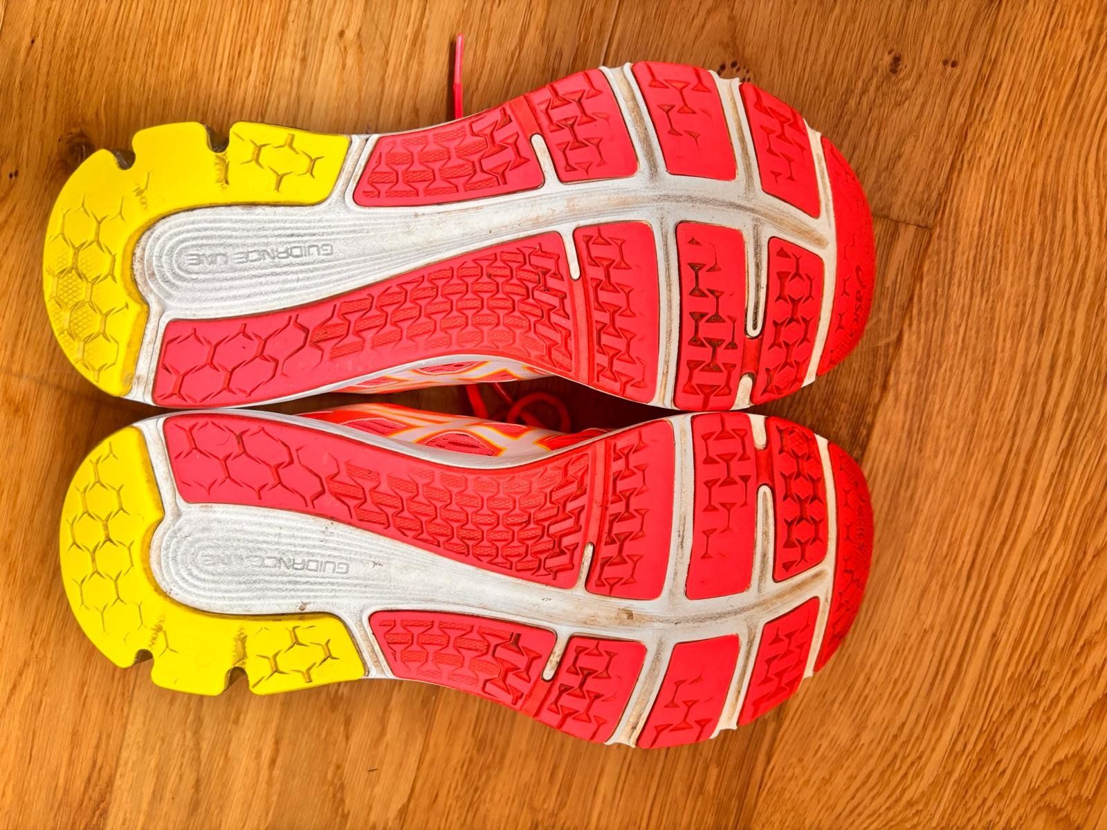 Asics Scarpe da donna: Baskets ASICS Gel-Pulse 11 – Usato da Romainmôtier venduto da val_r8sn 2