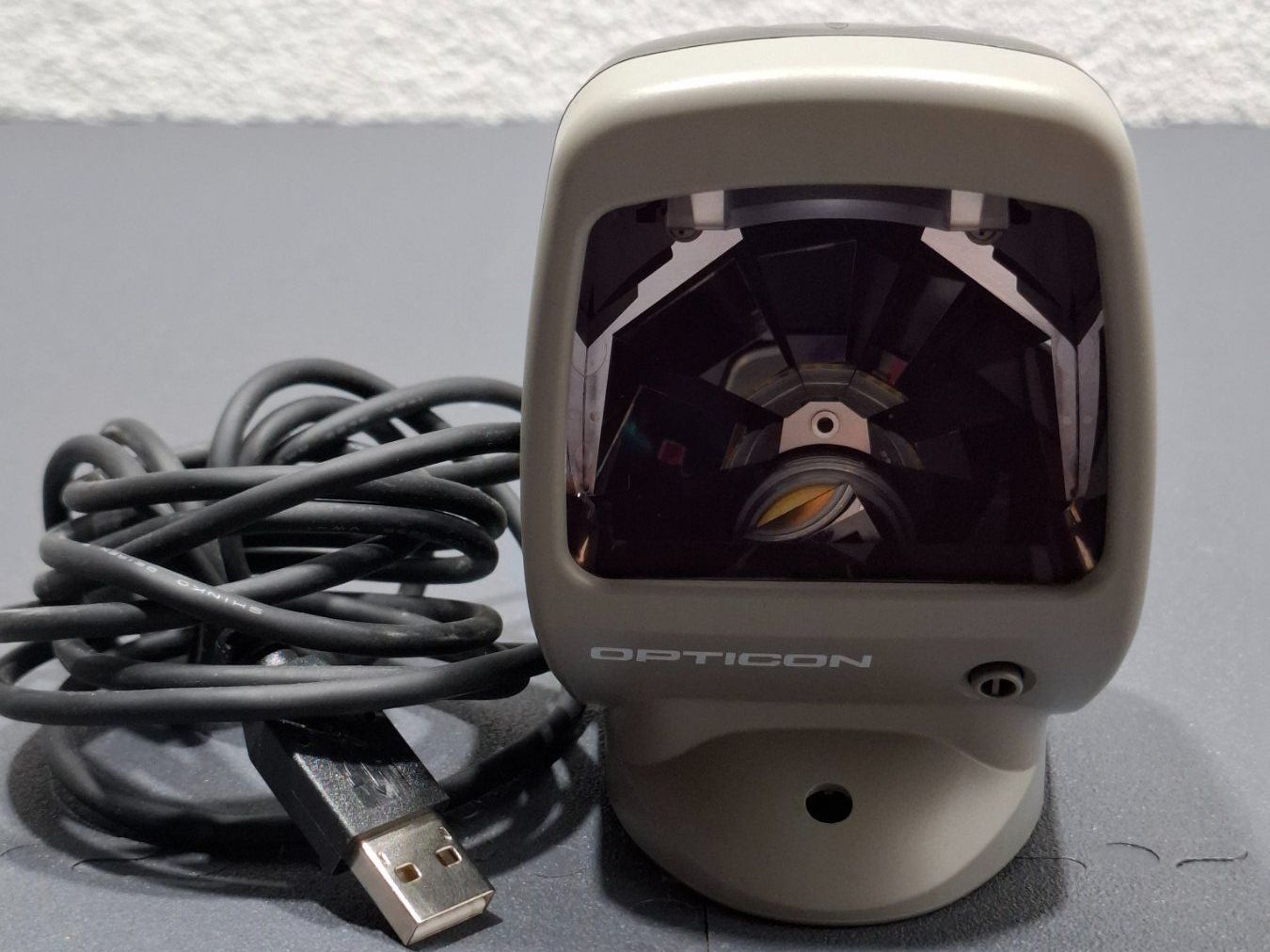 Scanneurs: Opto Electronics OPV-1001 - Lecteur code-barres 1D - USB – D'occasion à Villars-Ste-Croix par pau_8fls
